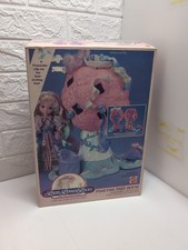 Lady Lovely Locks Pixietail