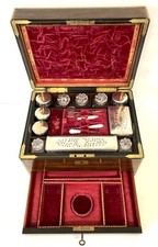 Antico mobiletto vittoriano in
