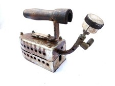 ANTICO FERRO DA STIRO