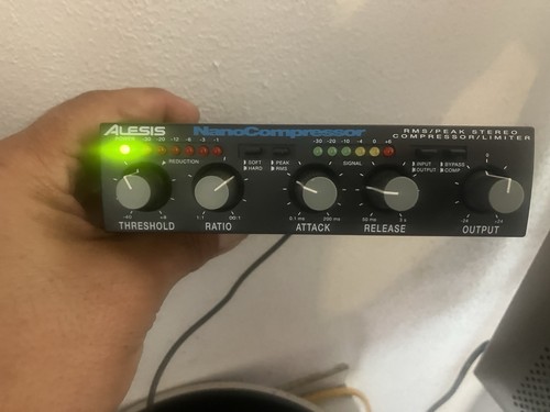 Alesis nano compressore - alesis,
