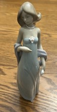 Lladro Ingenue Elegant Gray
