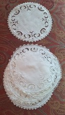 6 Antichi Sottopiatti Tovaglia In Lino Ricamo Mano E Filet Piccolissimi Difetti.
