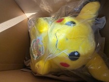 Peluche Welcome Back Pikachu