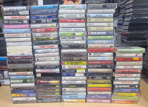 100 cassete tapes lot - 100+,
