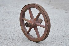 Vecchio carrello in legno