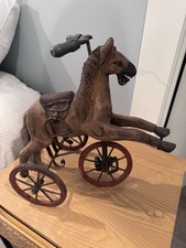 Antica giostra in legno