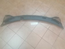 GRIGLIA SOTTO PARABREZZA