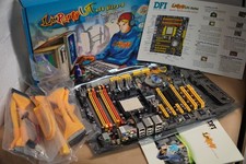 DFI LanParty UT nF4 Ultra-D |
