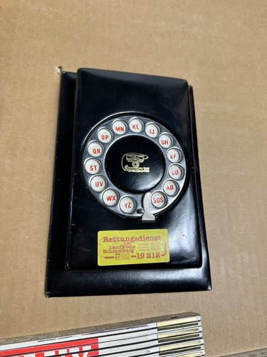 Vecchio telefono svizzero