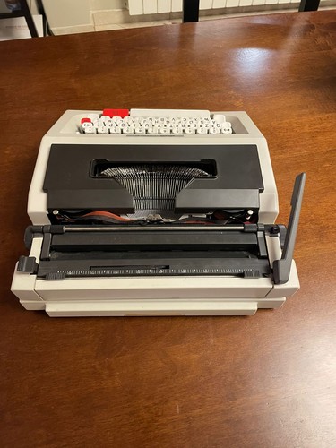 Macchina scrivere olivetti - da,