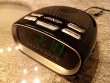 radiosveglia am/fm IRRADIO RC189U con presa ricarica USB1 e 2 display LED