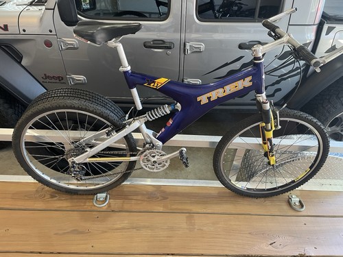 Trek carbon fiber bike - trek,