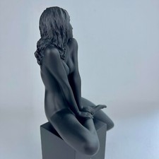 Statua Ragazza Nuda Figura