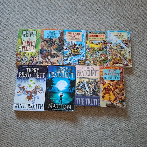 Terry pratchett paperback - 9,