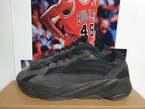 Adidas yeezy boost 700 - boost, v2