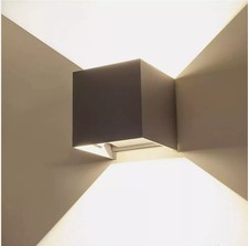 Applique cubo   LED 12W faro