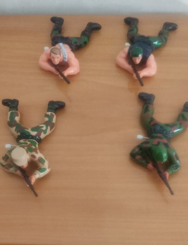 Militari con fucile soldatino - fucile,