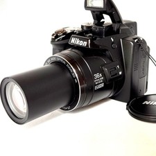 Nikon Coolpix P500 fotocamera digitale 18x zoom 12MP compatta con accessori nuova