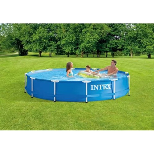 Piscina con struttura - , in