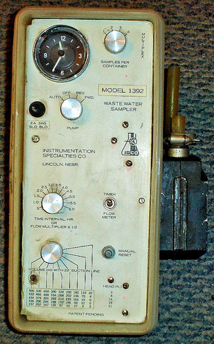 Pompa regolatore campionatore
