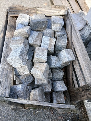 Sanpietrini granitici grigio - granitici,