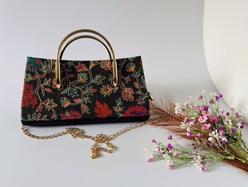 Borsa donna nera ricamata