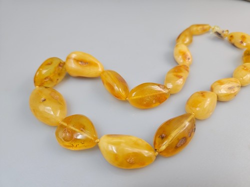 Collana pietre bianche - di,