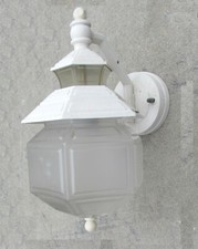 Applique illuminazione a muro da esterno in alluminio e vetro. 20290