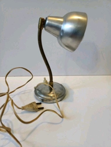 Piccola lampada tavolo - da,