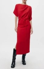 Abito lungo rosso con cintura