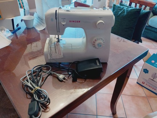 Macchina cucire meccanica - macchina,
