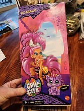 Bambola Cave Club Roaralai ☆ posabile ☆ Ferrell il gatto ☆ moda preistorica ☆ NUOVO