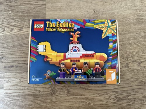 Lego yellow submarine 21306 - submarine,