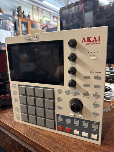 Akai professional mpc one - akai,