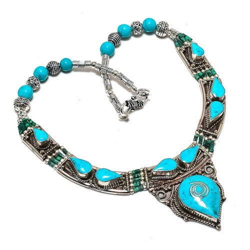 Collana con pietre preziose