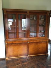 Vendo credenza per soggiorno in radica con vetrina, misura 210x220h cm