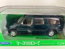 CHEVROLET SUBURBAN 2001 1/24