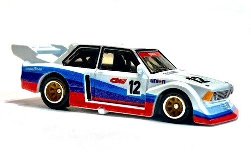 Hot wheels premium car - hot,