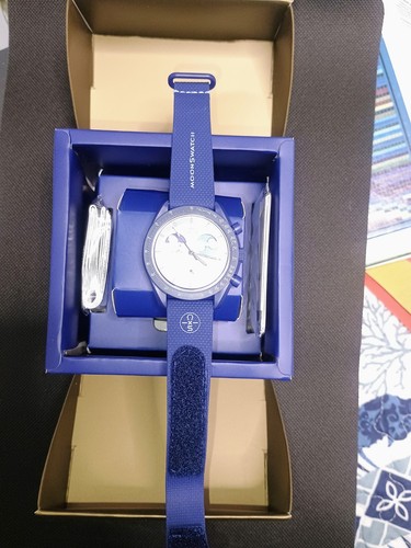 Swatch omega moonwatch - omega,