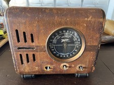 Vintage Zenith 5S218 Wood Case