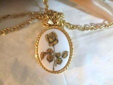 COLLANA-PORTAFOTO <WHITING-DAVIS> PORCELLANA-DIPINTA ORO,CM.69,CIONDOLO CM.5,5x4