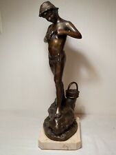 Statua di Pescatore in metallo su base di marmo