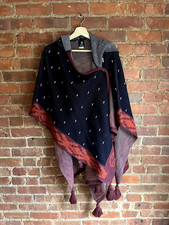 Poncho tessuto a mano