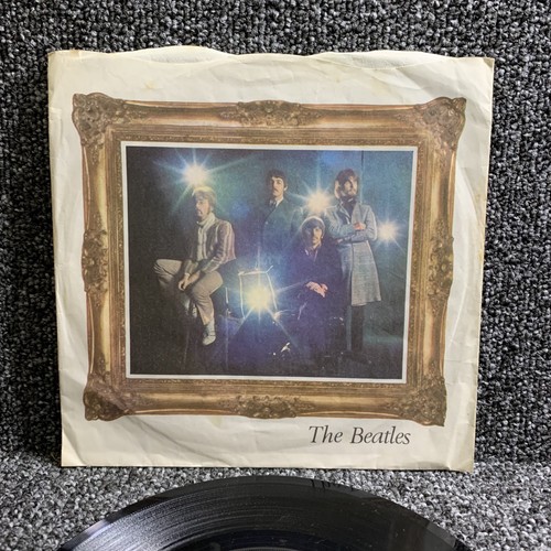 The beatles strawberry - beatles,