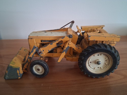 Trattore retroescavatore