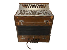 Fisarmonica a bottoni in legno