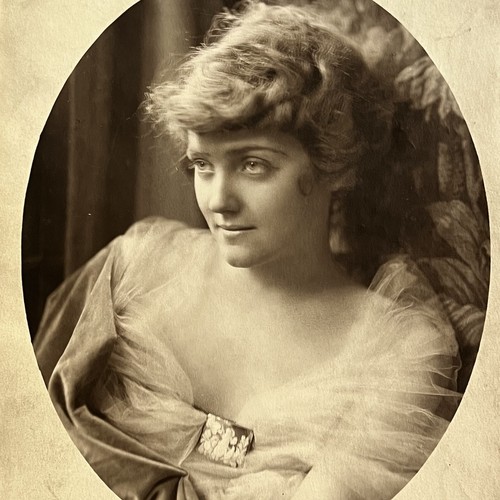 Antica foto seppia - , dorothy