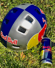 Casco Redbull fatto a mano /