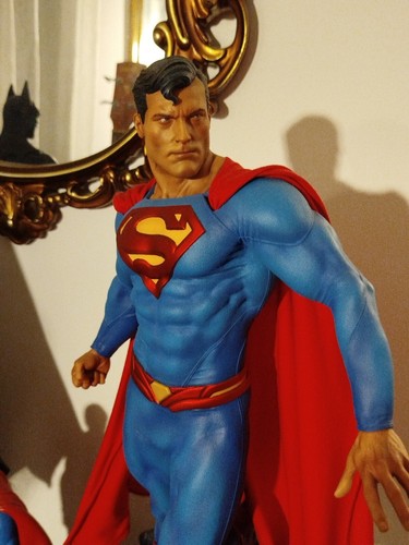 Superman statue - superman,