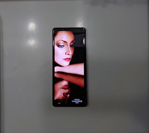 Sony xperia 4k oled - sony,